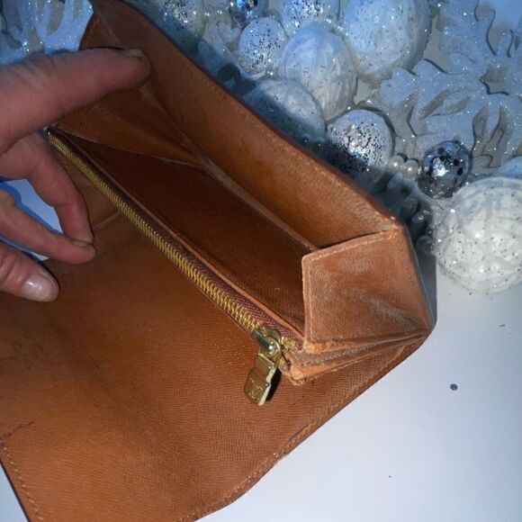 AUTHENTIC 🎖️ Louis Vuitton Monogram Sarah Wallet - Picture 11 of 14